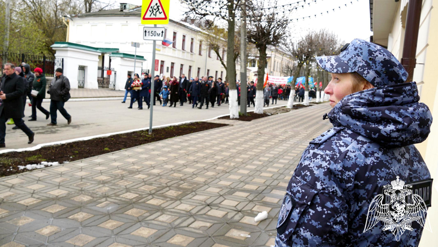 В Кирове сотрудники и военнослужащие Росгвардии приняли участие в торжествах, посвященных 79-ой годовщине Победы в Великой Отечественной войне 