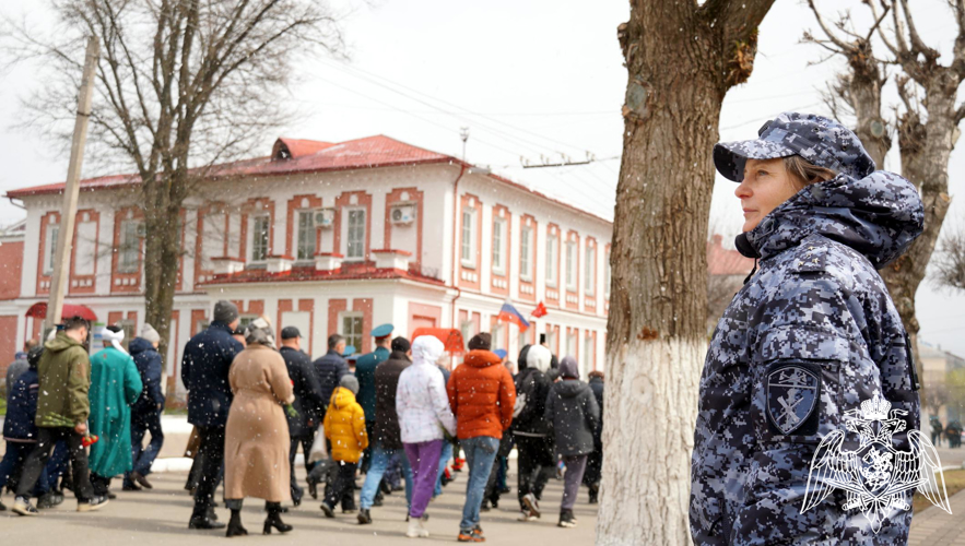 В Кирове сотрудники и военнослужащие Росгвардии приняли участие в торжествах, посвященных 79-ой годовщине Победы в Великой Отечественной войне 
