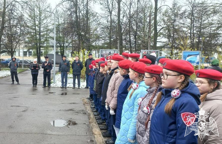 В Кирове представитель Росгвардии принял участие в патриотической акции «Сражаюсь, верю, люблю»