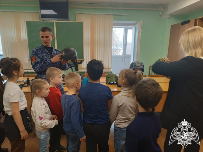 В отделе вневедомственной охраны по городу Кирову прошел День открытых дверей
