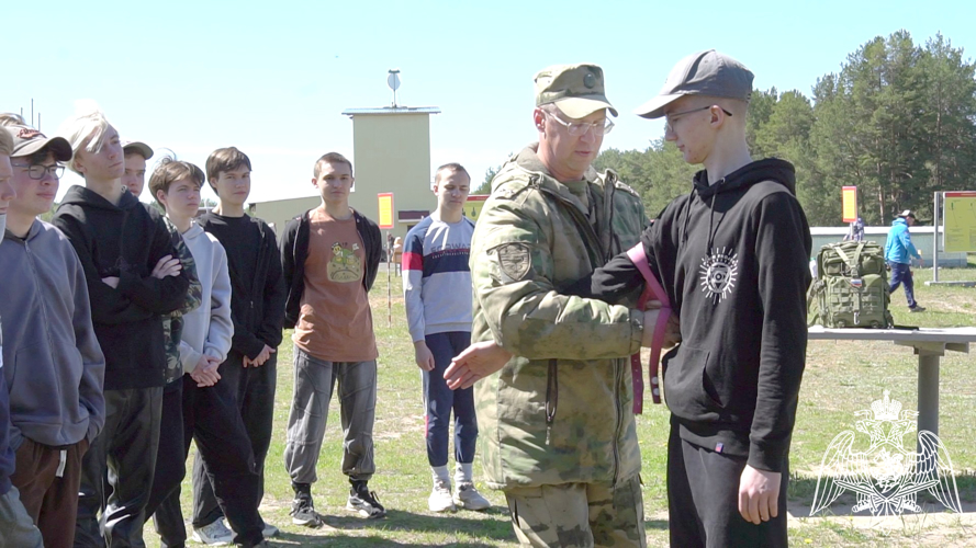 В Кирове на полигоне Росгвардии прошли учебные сборы по военной подготовке для старшеклассников