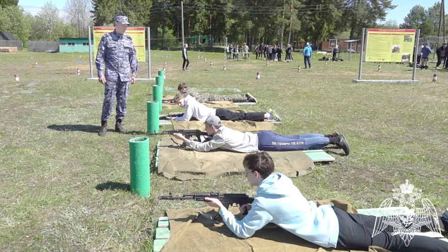 В Кирове на полигоне Росгвардии прошли учебные сборы по военной подготовке для старшеклассников