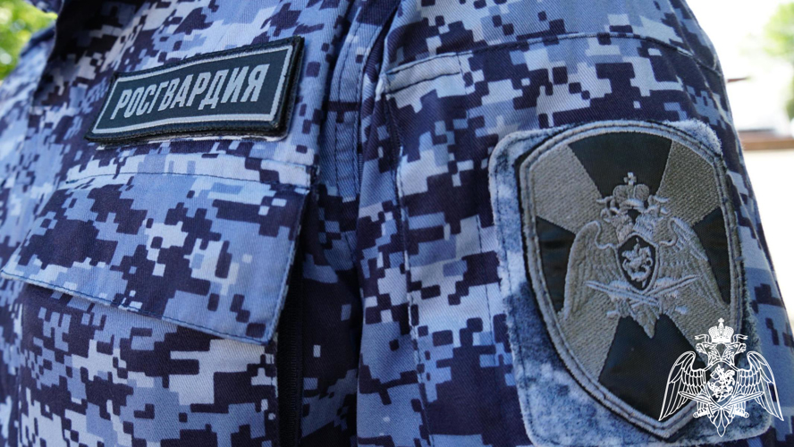 Кировские росгвардейцы задержали посетителя кафе, нанесшего побои своему знакомому