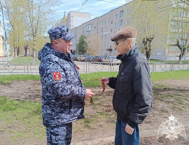 В Кирове личный состав Росгвардии присоединился к акции «Георгиевская ленточка» 