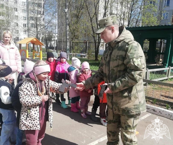 В Кирове росгвардейцы провели "Зарницу" для подшефных детей