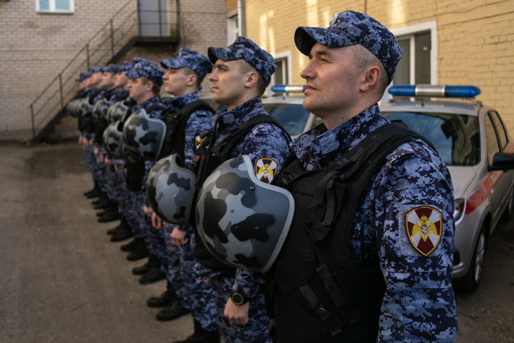 В Кирове росгвардейцы задержали подозреваемого в умышленном повреждении имущества