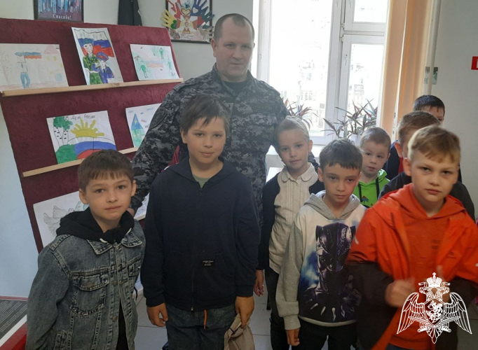 В отделе вневедомственной охраны по городу Кирову прошел День открытых дверей в честь Дня России