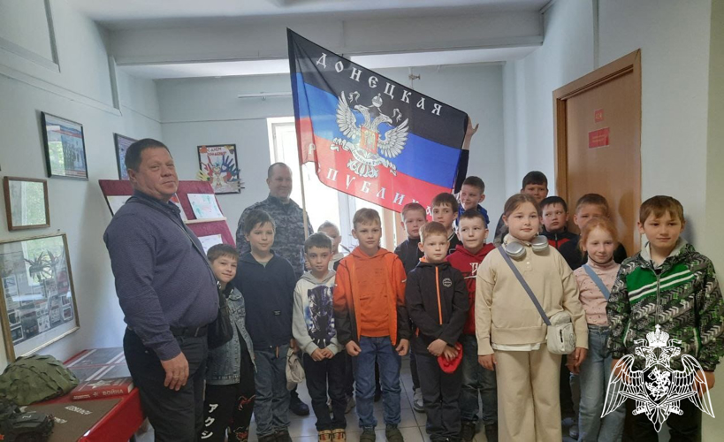 В отделе вневедомственной охраны по городу Кирову прошел День открытых дверей в честь Дня России