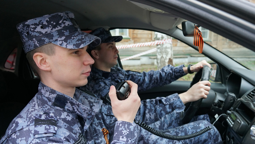В Кирове росгвардейцы задержали подозреваемого в грабеже