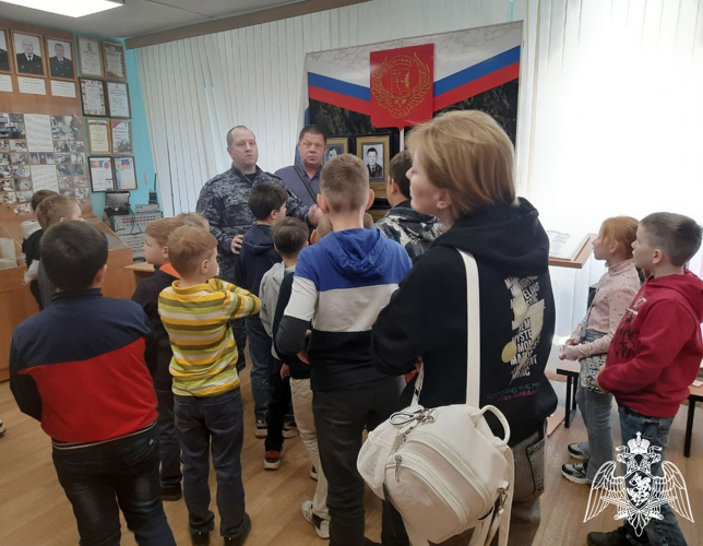В отделе вневедомственной охраны по городу Кирову прошел День открытых дверей в честь Дня России