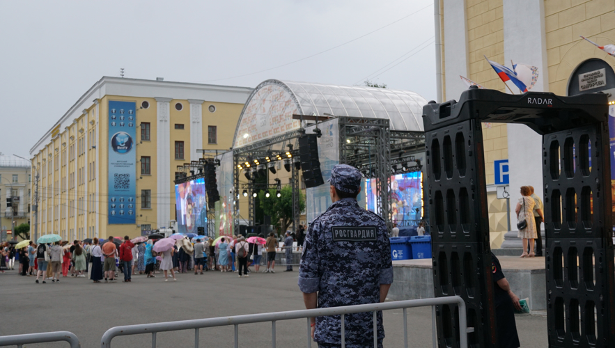 В Кирове росгвардейцы обеспечили общественный порядок во время празднования Дня семьи, любви и верности