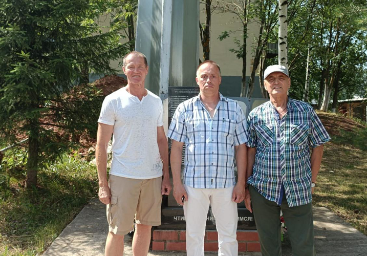 В Кирове ветеран ведомства провел экскурсию по воинской части Росгвардии для представителей "Боевого братства"