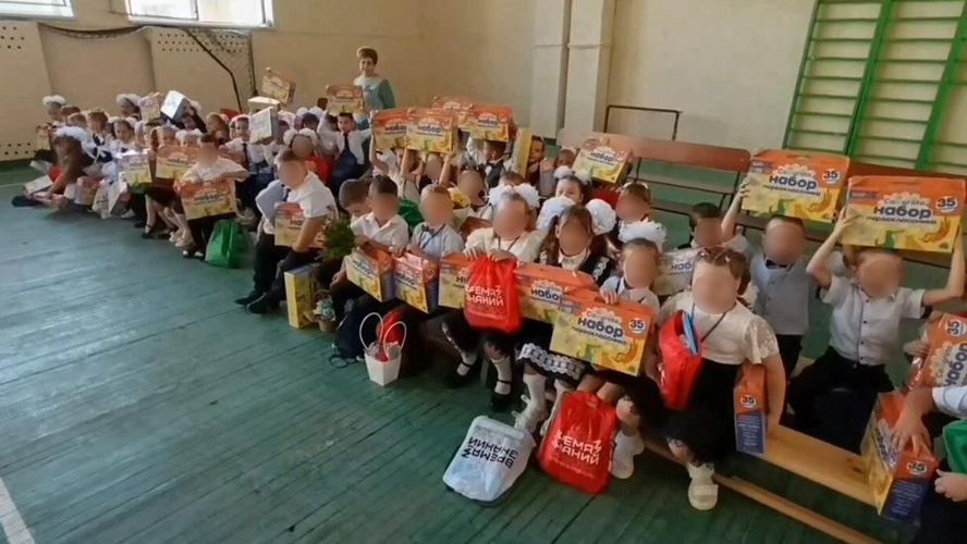 Первоклассники Запорожской области поблагодарили кировских росгвардейцев за подарки ко Дню знаний