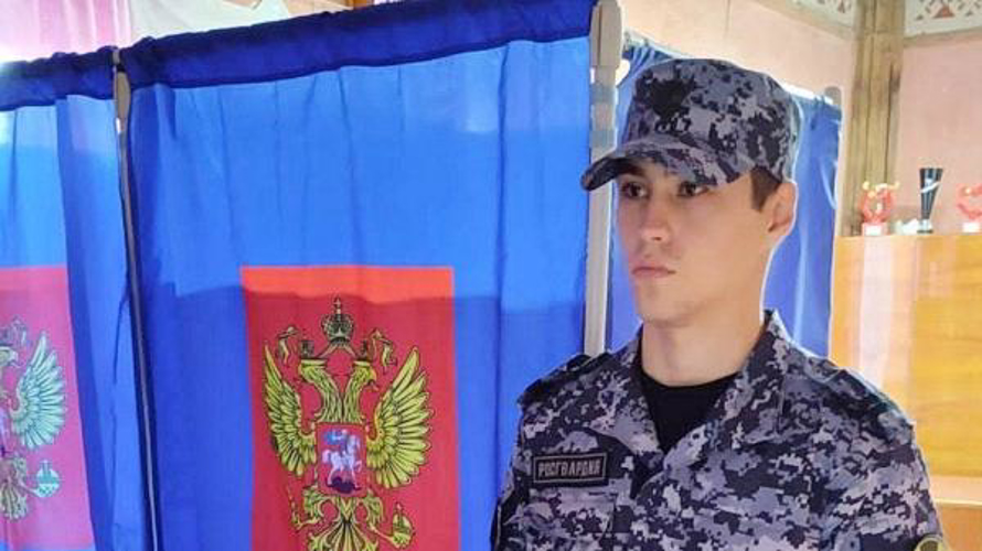 В Кировской области росгвардейцы приняли участие в обеспечении общественного порядка в единый день голосования