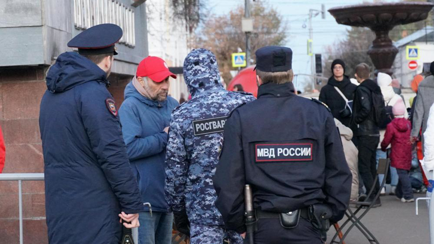 В Кирове росгвардейцы обеспечили общественный порядок во время концерта певицы Юты в поддержку участников СВО
