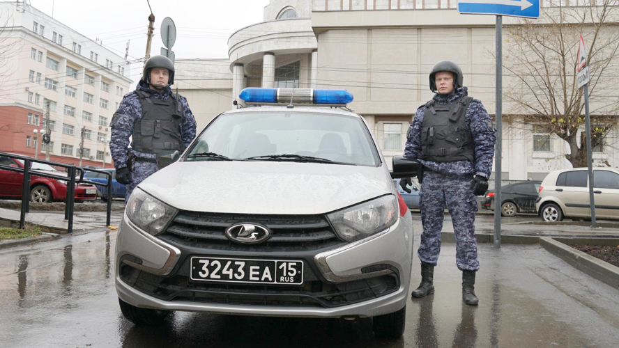 В Кирове росгвардейцы задержали любителя бесплатного коньяка