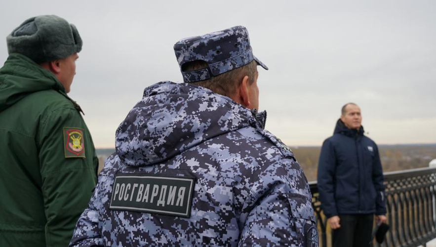 В Кирове офицеры Росгвардии приняли участие в работе круглого стола в рамках Свято-Трифоновских образовательных чтений