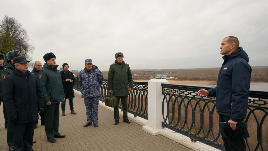 В Кирове офицеры Росгвардии приняли участие в работе круглого стола в рамках Свято-Трифоновских образовательных чтений