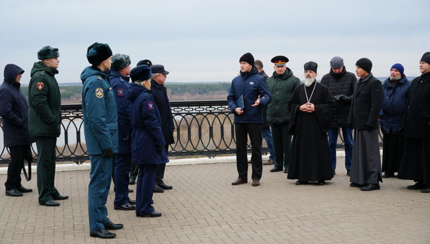 В Кирове офицеры Росгвардии приняли участие в работе круглого стола в рамках Свято-Трифоновских образовательных чтений