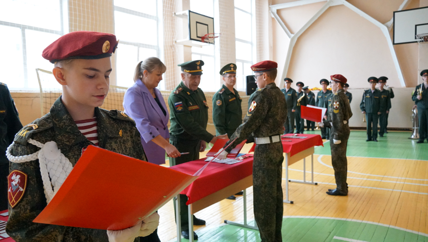 В Кирове росгвардейцы приняли Присягу у подшефных кадет
