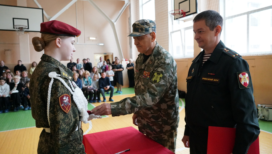 В Кирове росгвардейцы приняли Присягу у подшефных кадет
