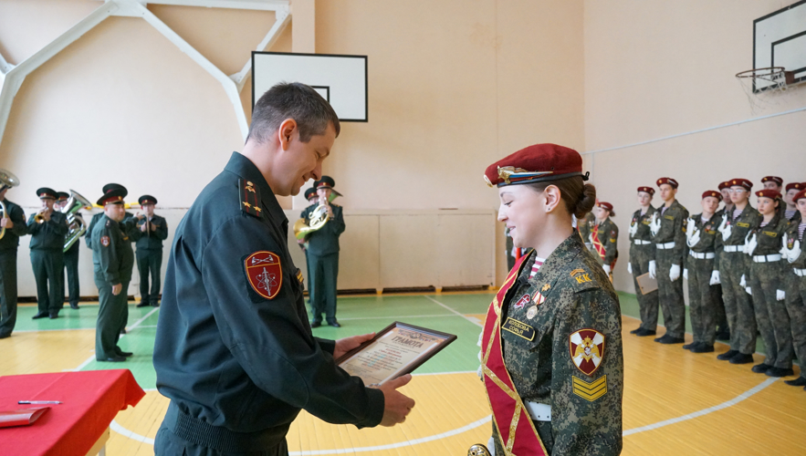 В Кирове росгвардейцы приняли Присягу у подшефных кадет