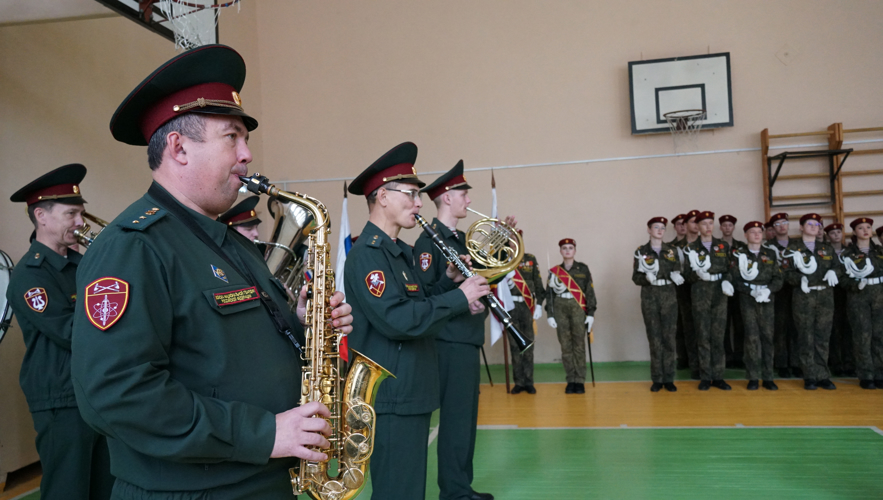 В Кирове росгвардейцы приняли Присягу у подшефных кадет