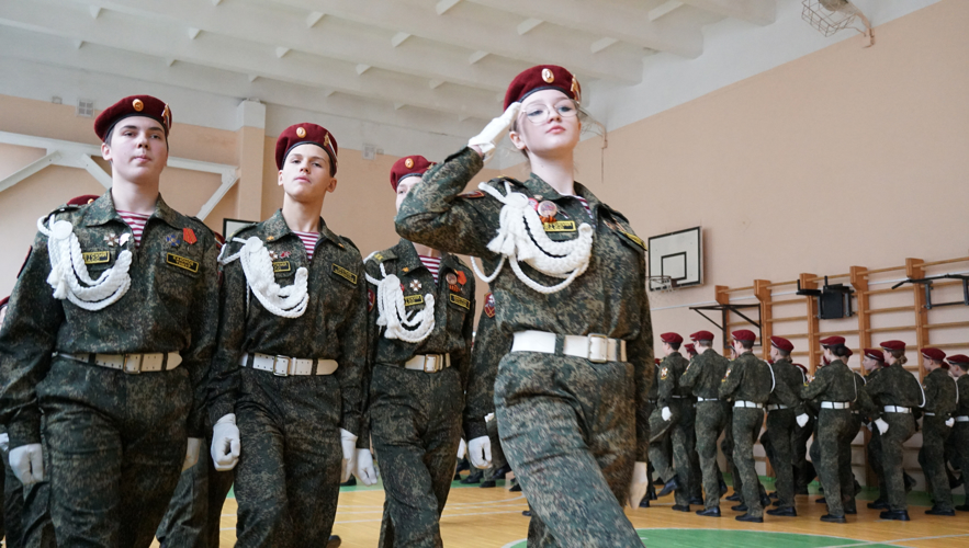 В Кирове росгвардейцы приняли Присягу у подшефных кадет