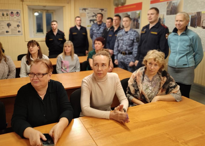 В кировском Управлении вневедомственной охраны Росгвардии прошло торжественное мероприятие, посвященное профессиональному празднику