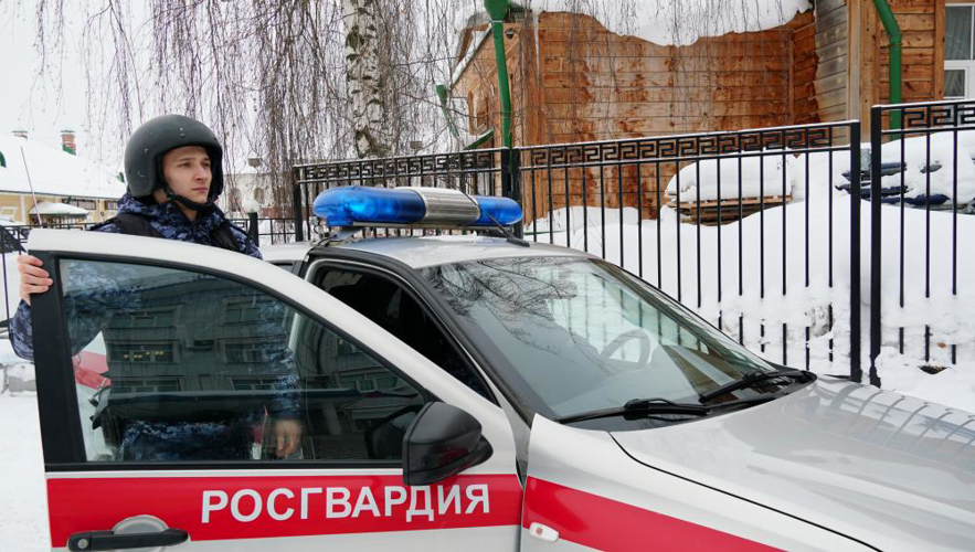 В Кирове росгвардейцы задержали подозреваемого в нанесении побоев охраннику кафе