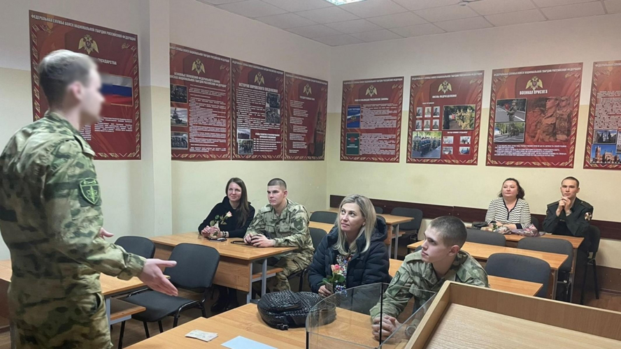 В Кирове в День матери состоялся концерт с участием военнослужащих Росгвардии