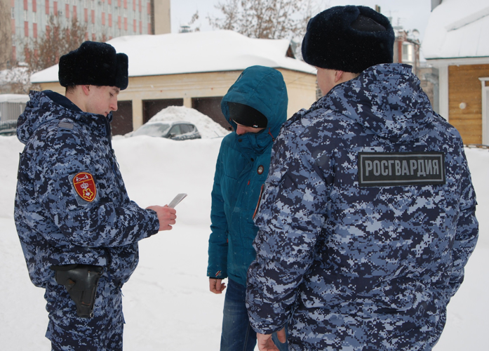 В Кирове росгвардейцы задержали находящегося в розыске