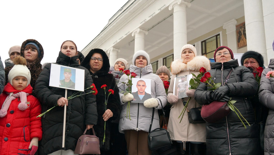 В Кирове сотрудники Росгвардии приняли участие в акции «Помяни нас, Россия»