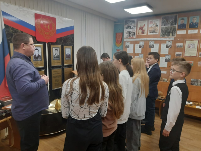 В Кирове росгвардейцы провели "Разговор о важном", посвященный Дню Неизвестного Солдата и Дню Героев Отечества