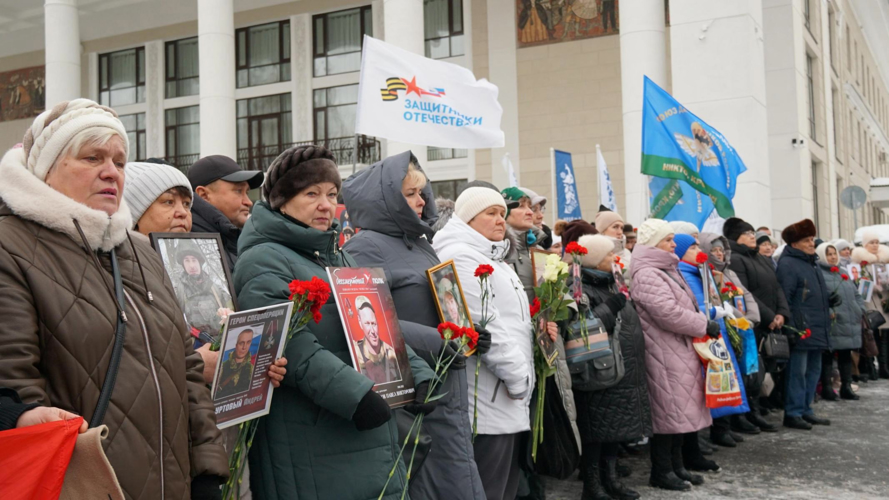 В Кирове сотрудники Росгвардии приняли участие в акции «Помяни нас, Россия»