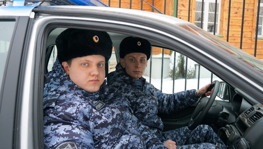 В Кирове росгвардейцы задержали ранее судимую гражданку за порчу имущества кафе