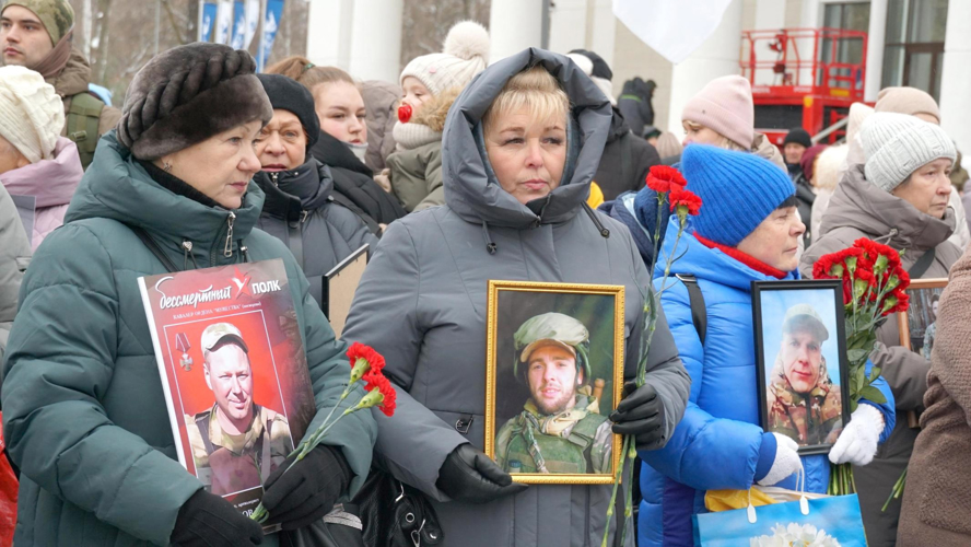 В Кирове сотрудники Росгвардии приняли участие в акции «Помяни нас, Россия»