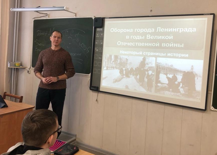 В Кирове ветераны Росгвардии рассказали подшефным школьникам о блокаде Ленинграда