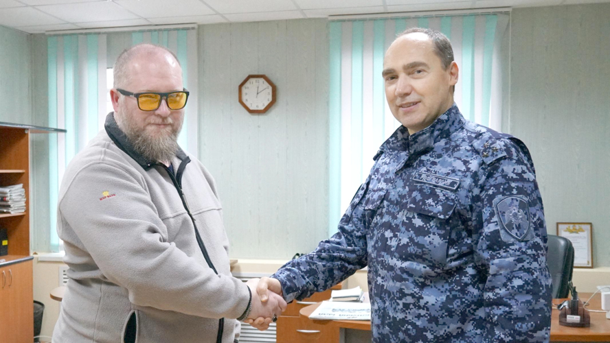 Росгвардейцы поздравили кировских журналистов с Днем российской печати