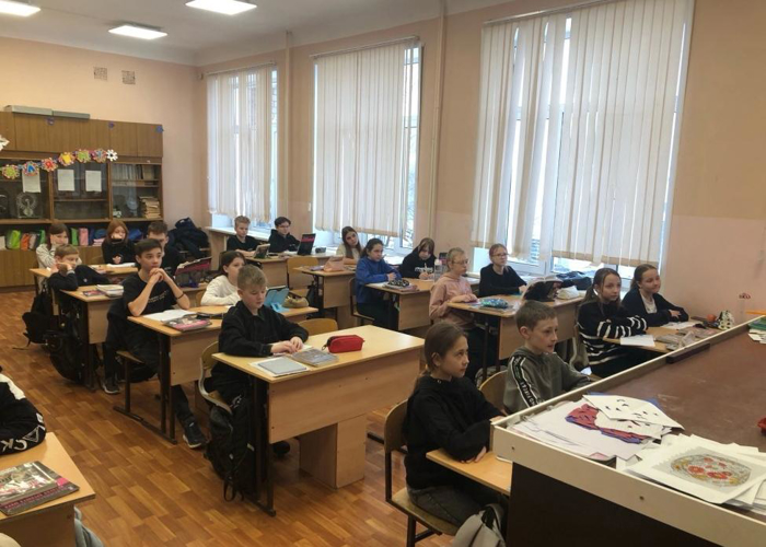 В Кирове ветераны Росгвардии рассказали подшефным школьникам о блокаде Ленинграда