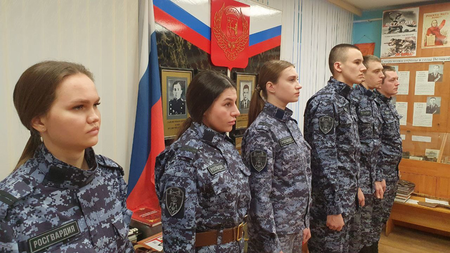 В Кирове молодые росгвардейцы приняли Присягу