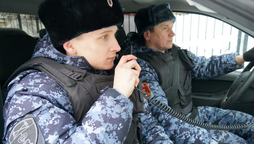 В Кирове росгвардейцы задержали подозреваемого в повреждении имущества кафе
