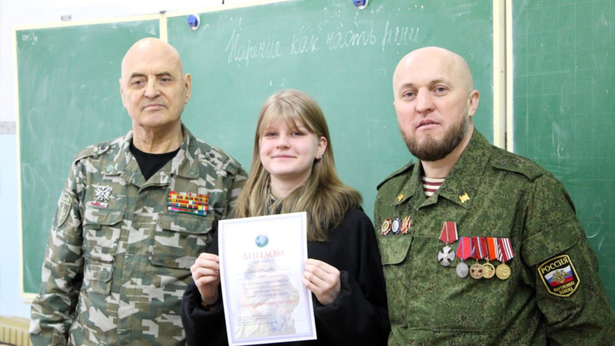 "Память сильнее времени!" Ветераны Росгвардии рассказывают кировским школьникам о военной службе 