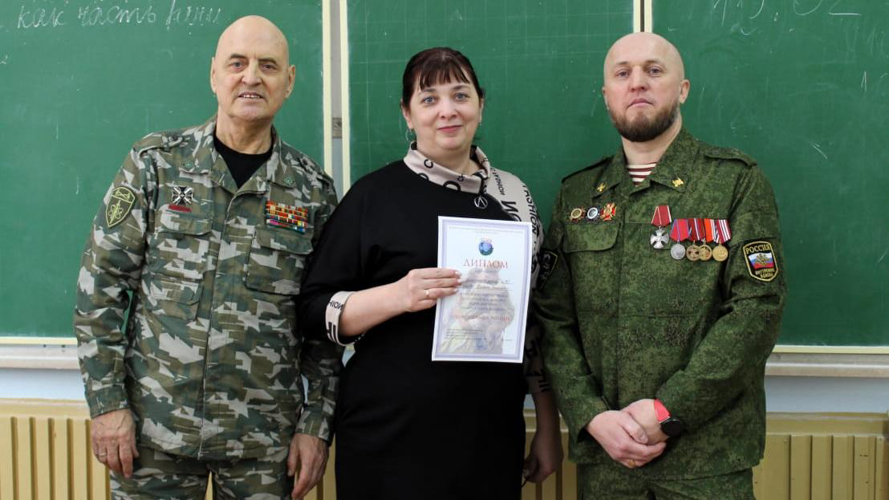 "Память сильнее времени!" Ветераны Росгвардии рассказывают кировским школьникам о военной службе 