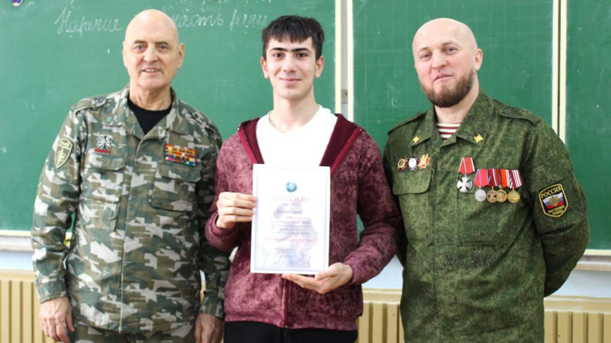 "Память сильнее времени!" Ветераны Росгвардии рассказывают кировским школьникам о военной службе 