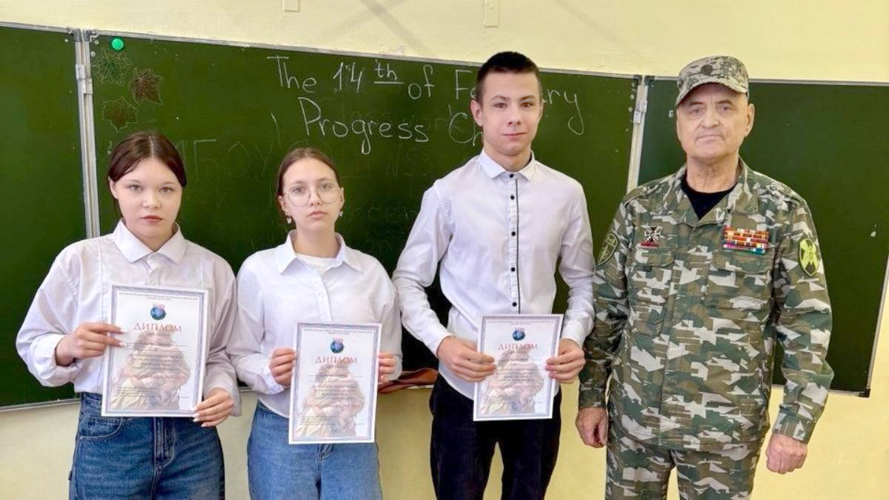 О доблести, о подвигах, о славе! Ветераны Росгвардии организовали цикл бесед для учащихся