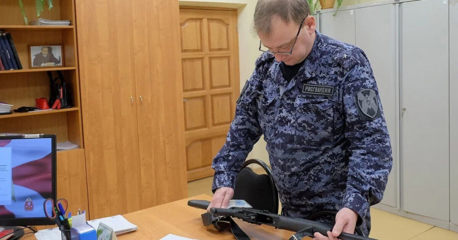 Оружие и объекты ТЭК под контролем. 56-я годовщина образования подразделений лицензионно-разрешительной работы и государственного контроля Росгвардии