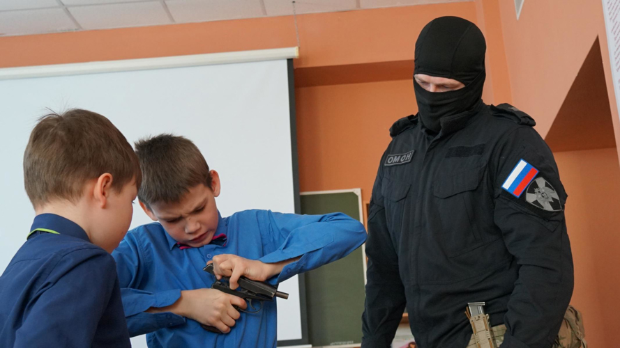 В ОМОН «Вятич» подведены итоги масленичного многоборья