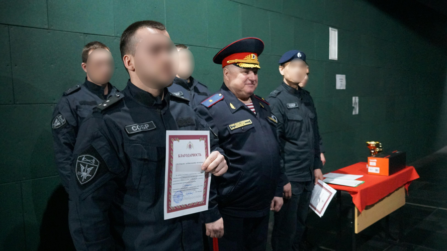 В Кирове сотрудники СОБР отметили день образования отряда соревнованиями по тактической стрельбе