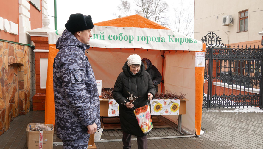 Сотрудники Росгвардии обеспечили общественный порядок в регионе в Вербное воскресенье
